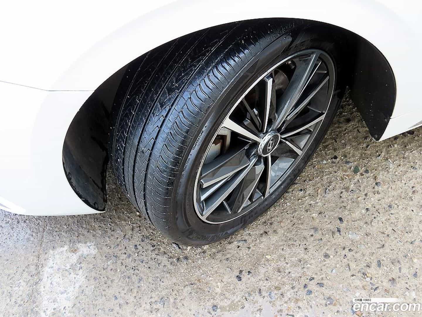 Grandeur Hyundai 2020.3-OPTION-024