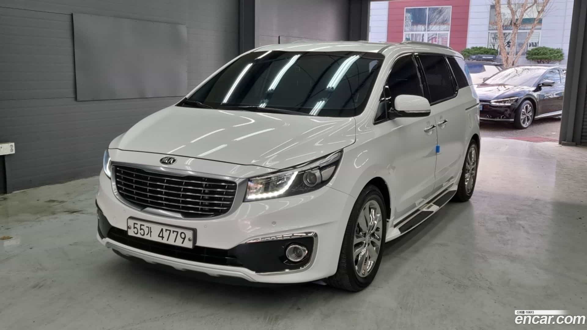 Canival Kia 2017.2-OUTER-001