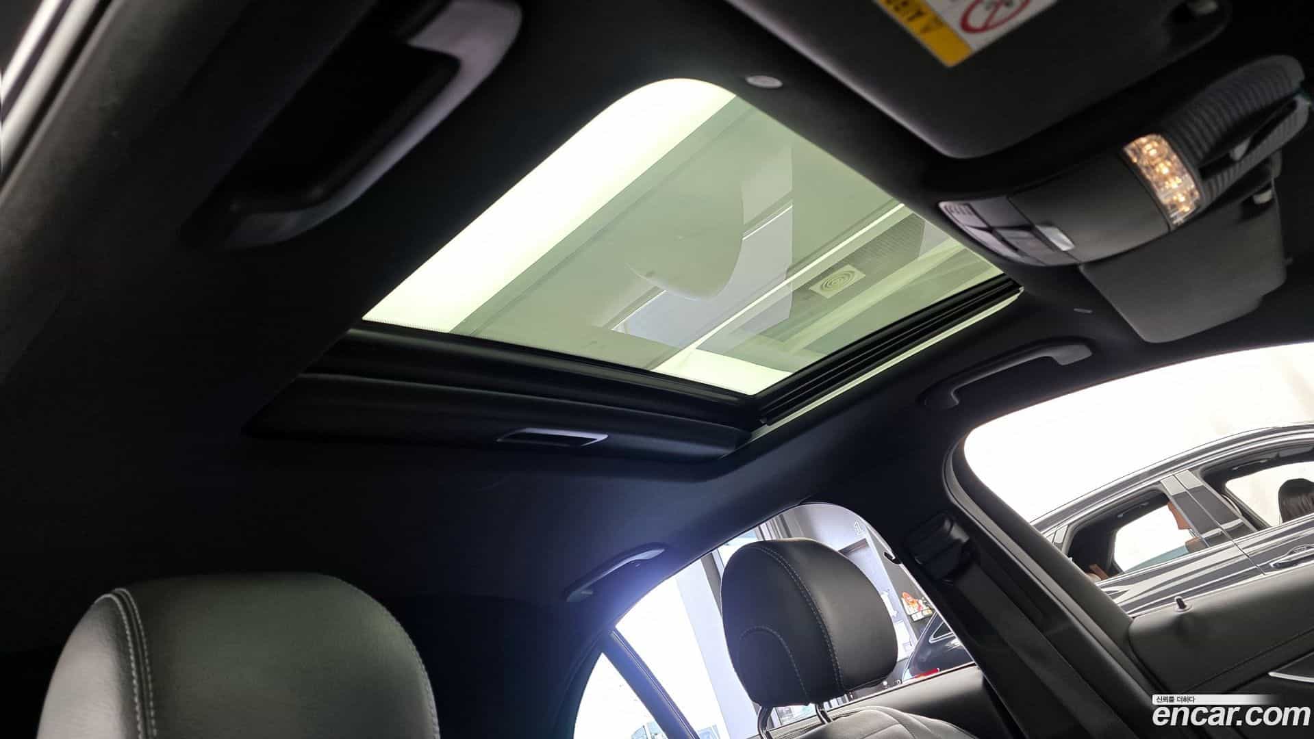 E-Class Mercedes-Benz 2022.10-OPTION-021
