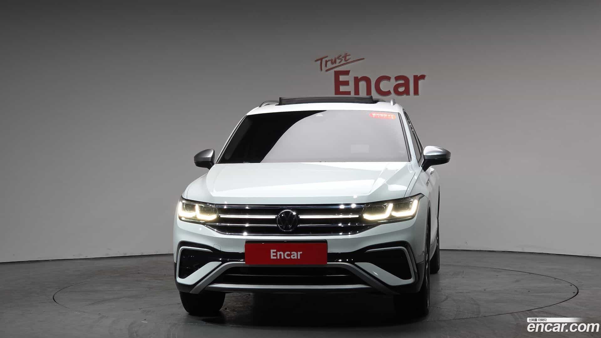 Tiguan Volkswagen 2022.10-OUTER-003