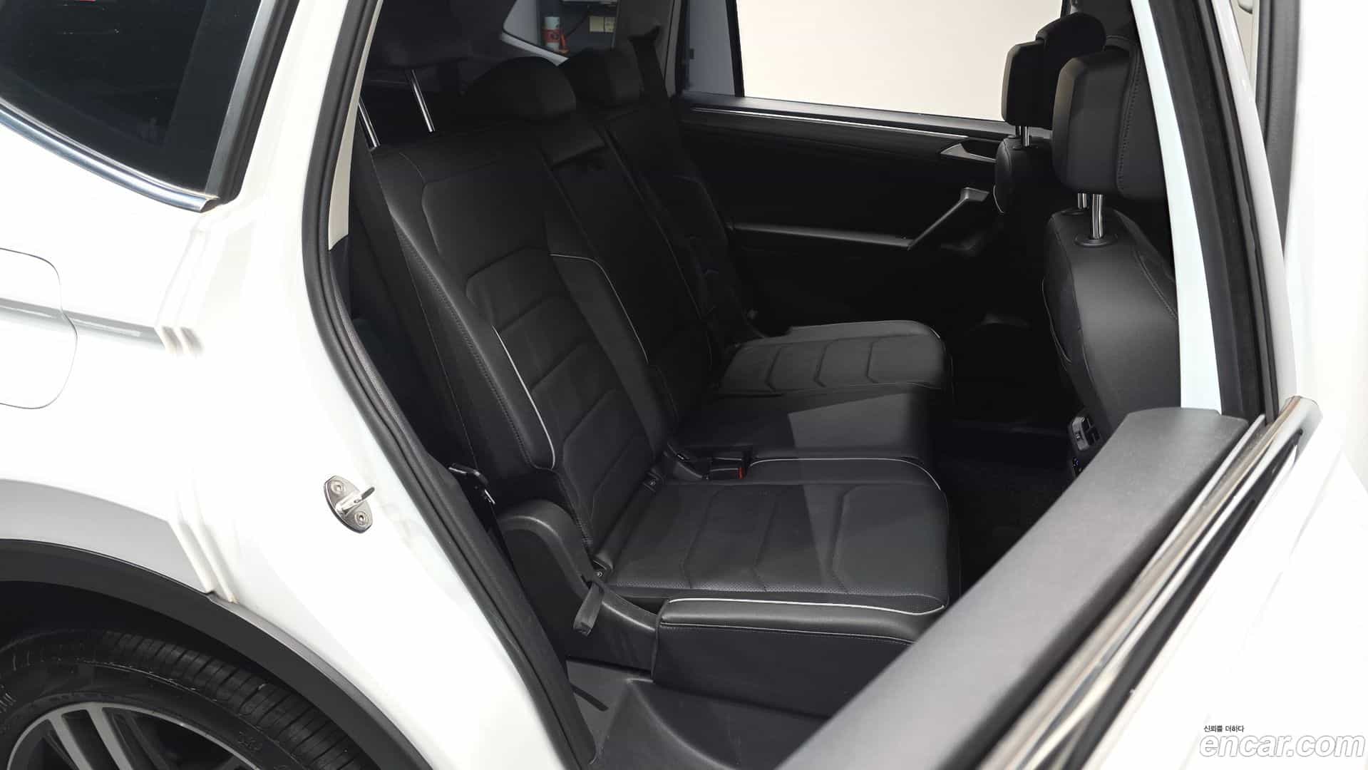 Tiguan Volkswagen 2022.10-OPTION-016