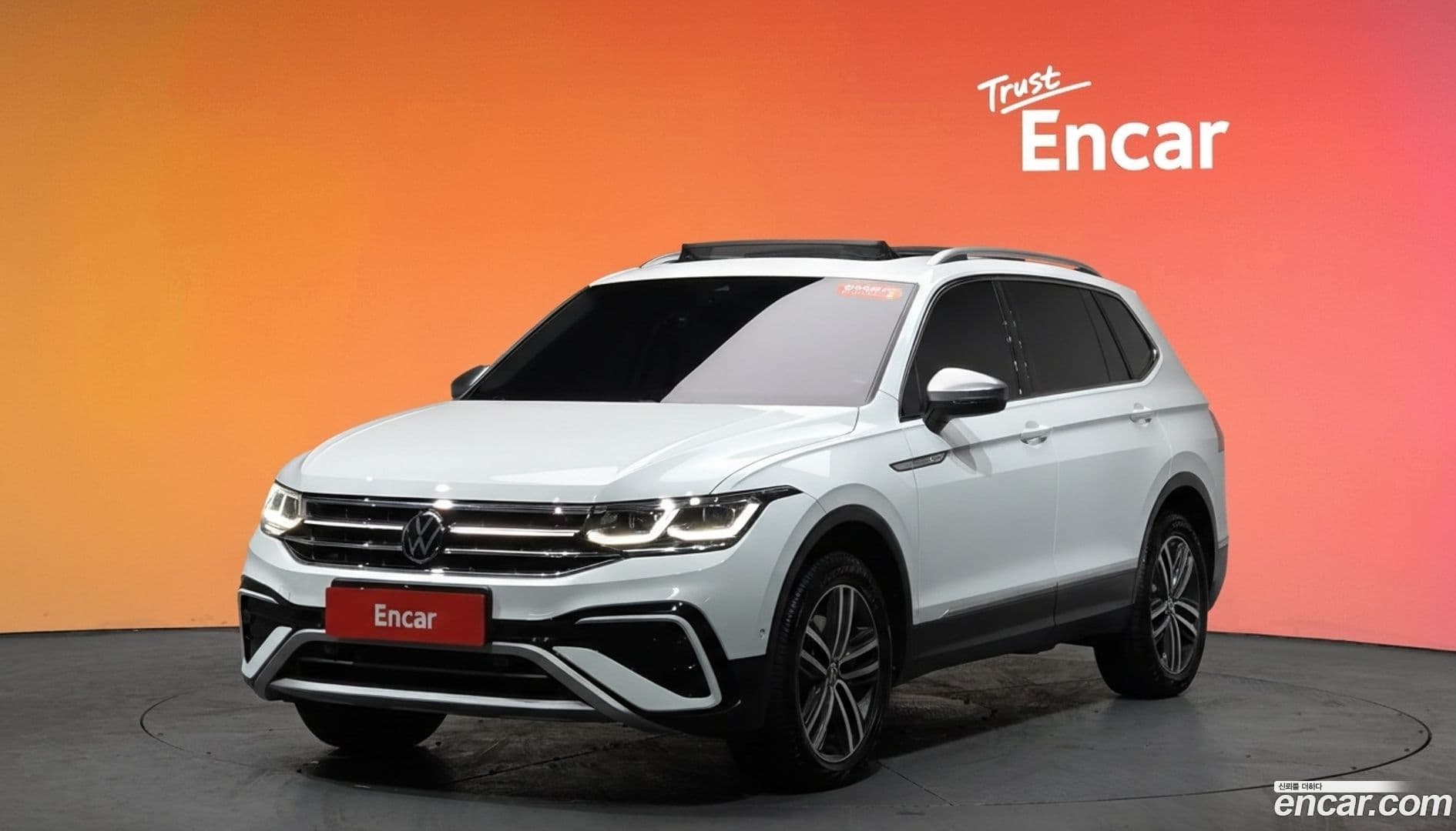 Main__Slider__Photo:Tiguan Volkswagen 2022.10-0
