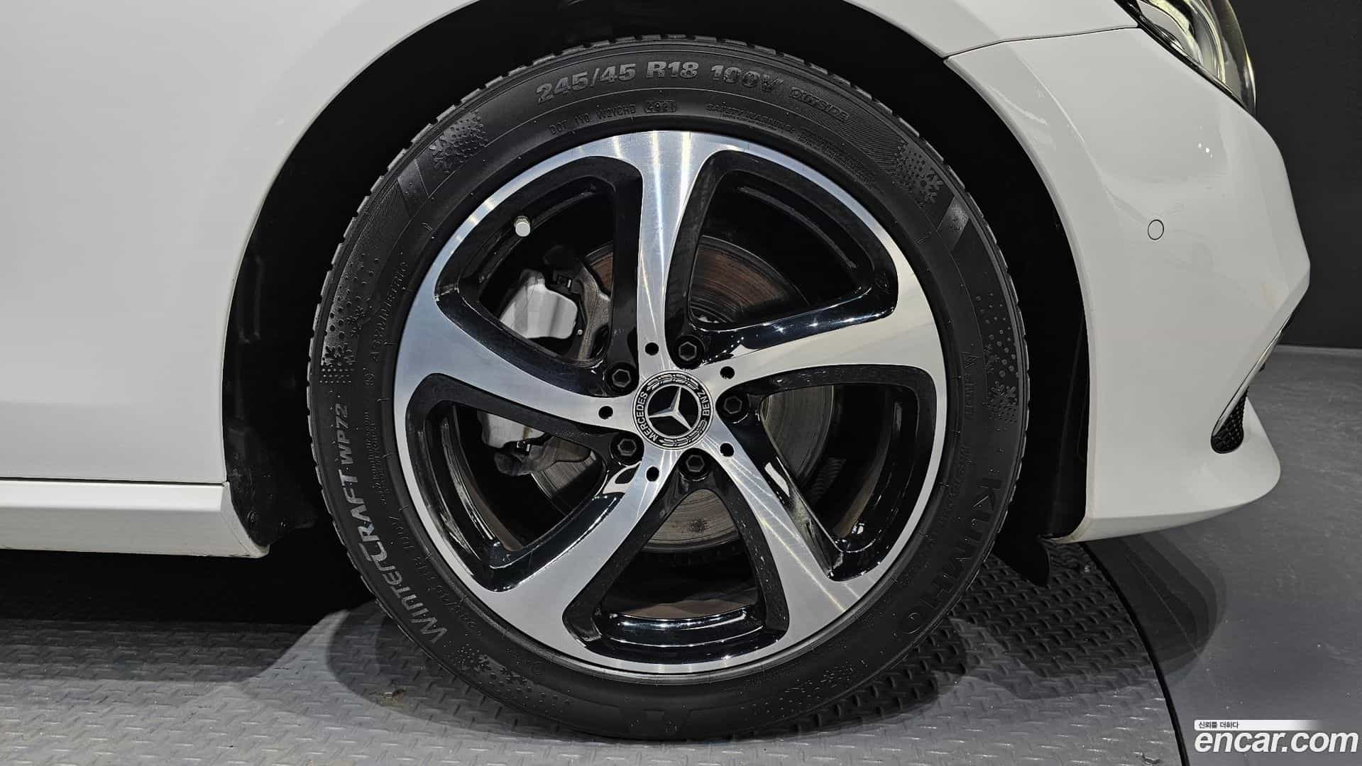 E-Class Mercedes-Benz 2020.3-OUTER-005
