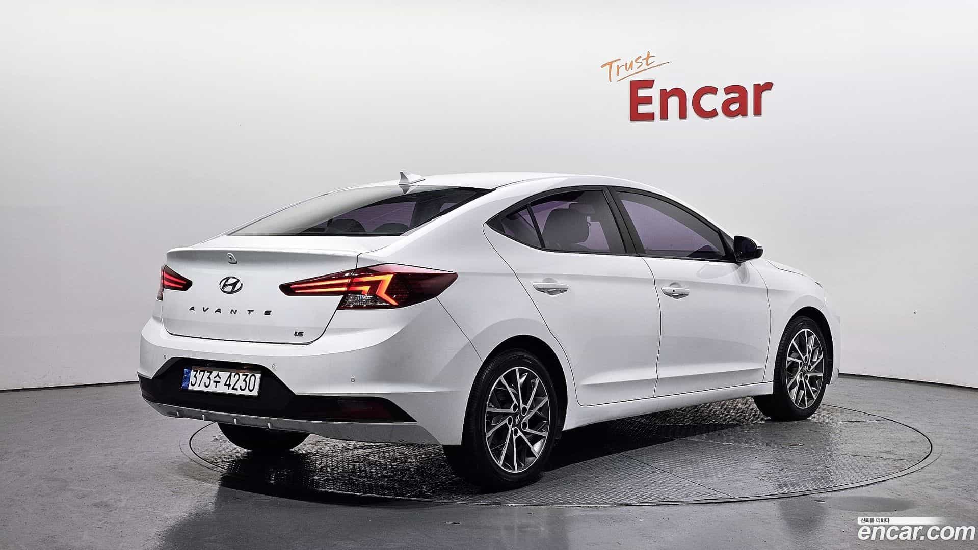 AVANTE Hyundai 2018.10-OUTER-002