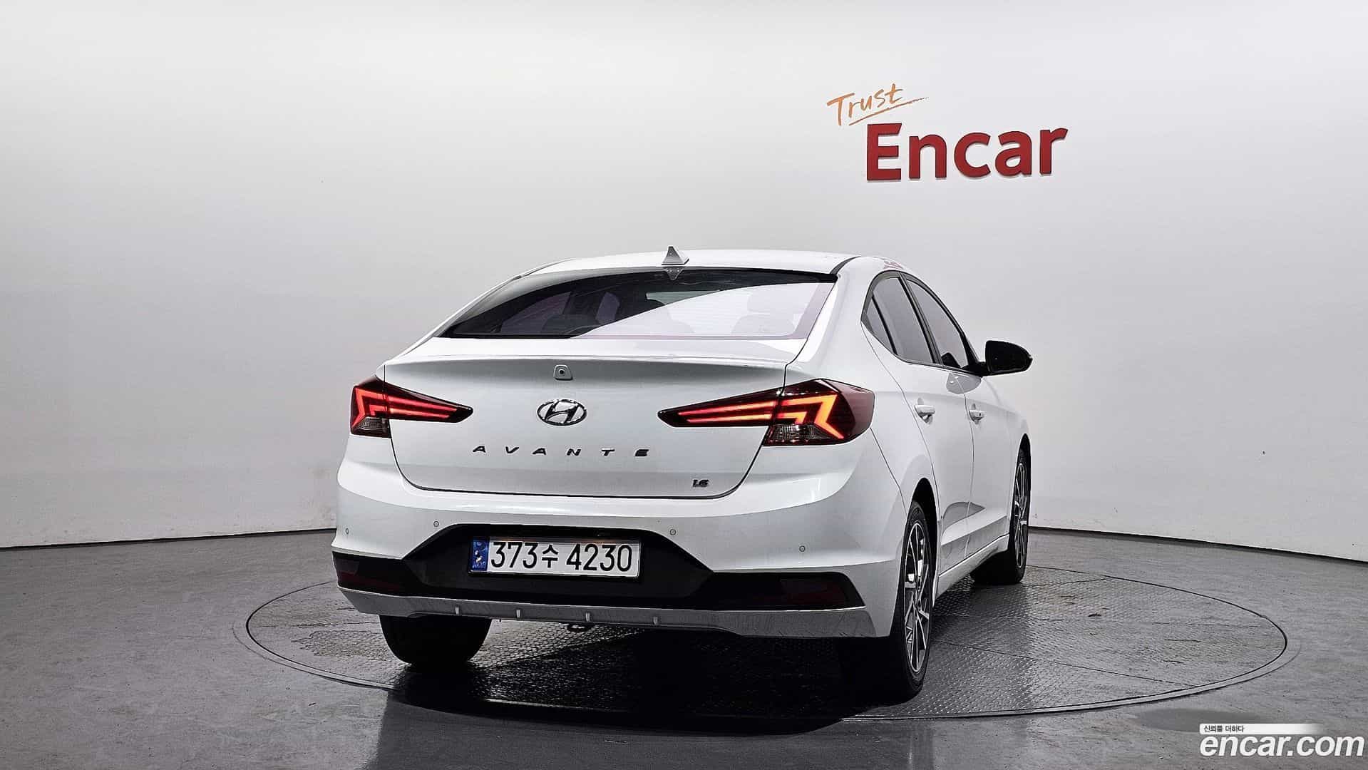 AVANTE Hyundai 2018.10-OUTER-004