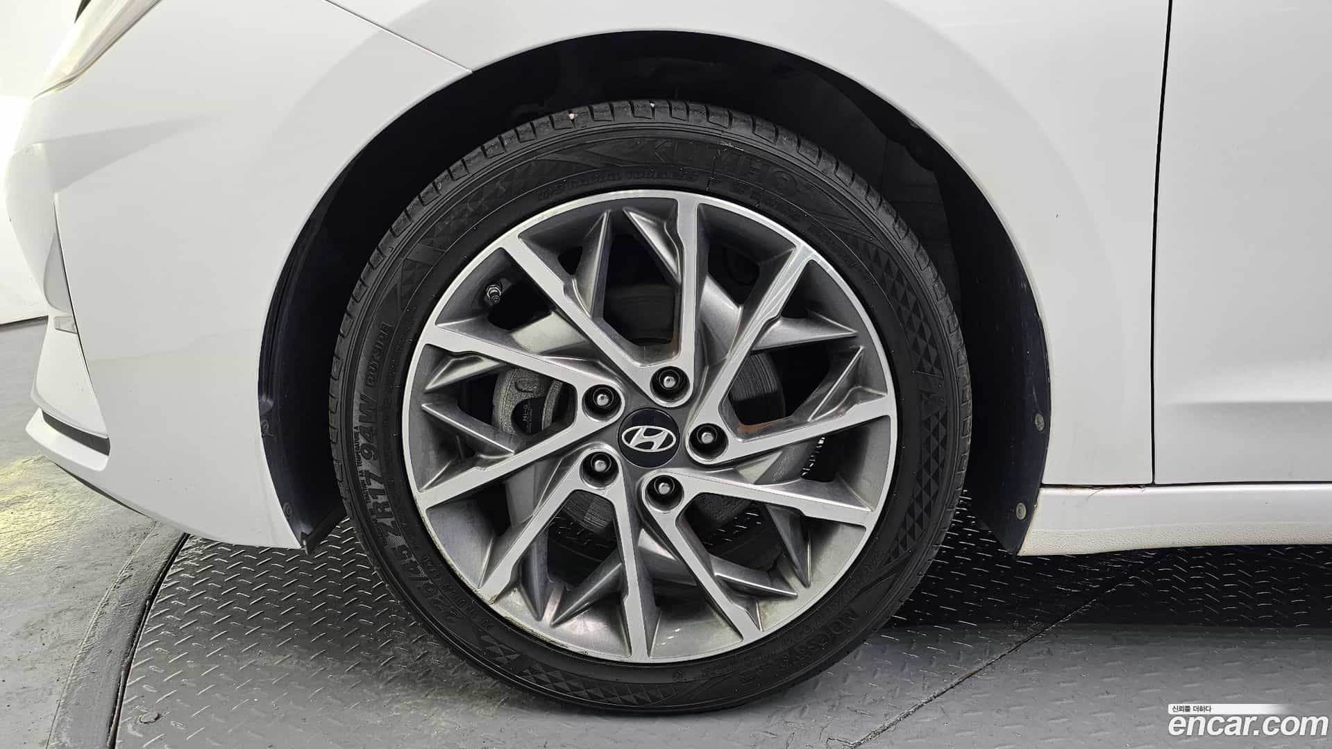 AVANTE Hyundai 2018.10-OUTER-005