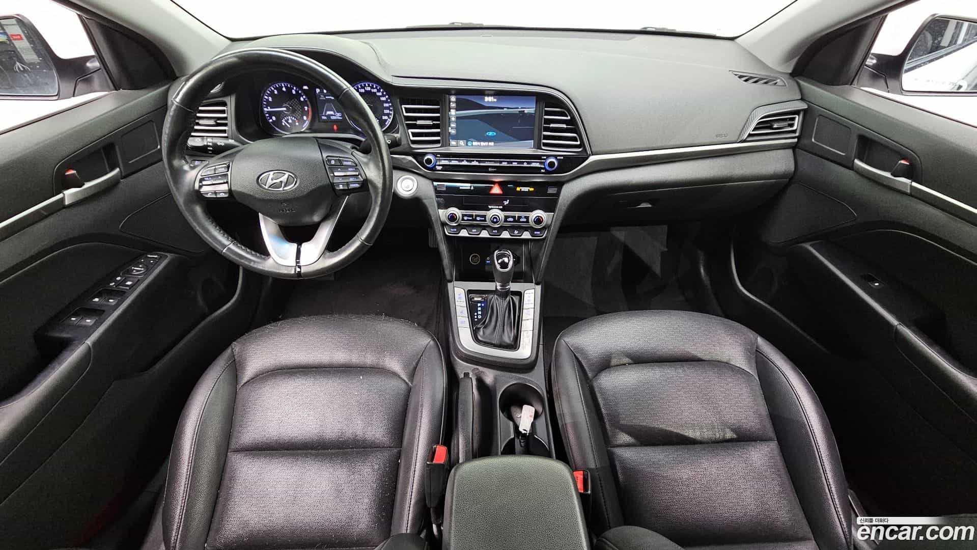 AVANTE Hyundai 2018.10-INNER-007