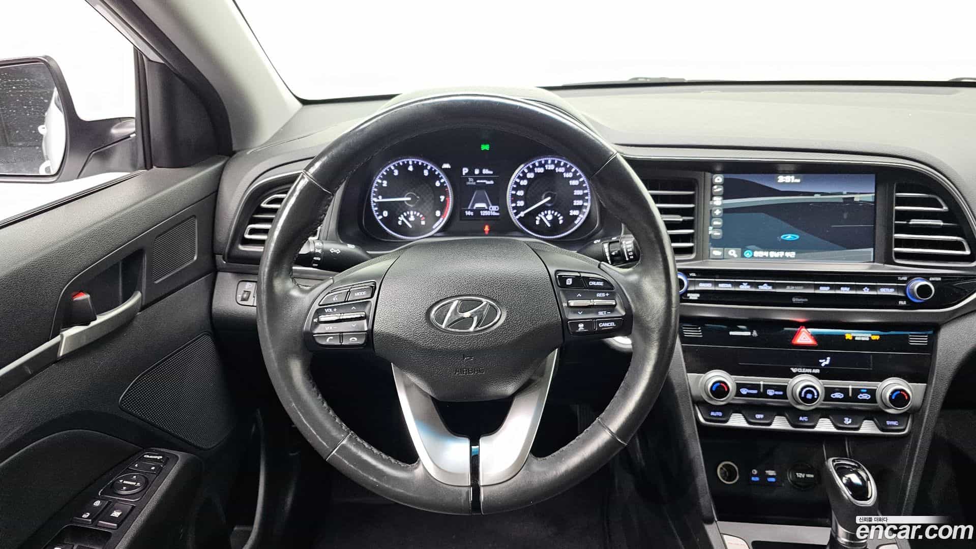 AVANTE Hyundai 2018.10-OPTION-020
