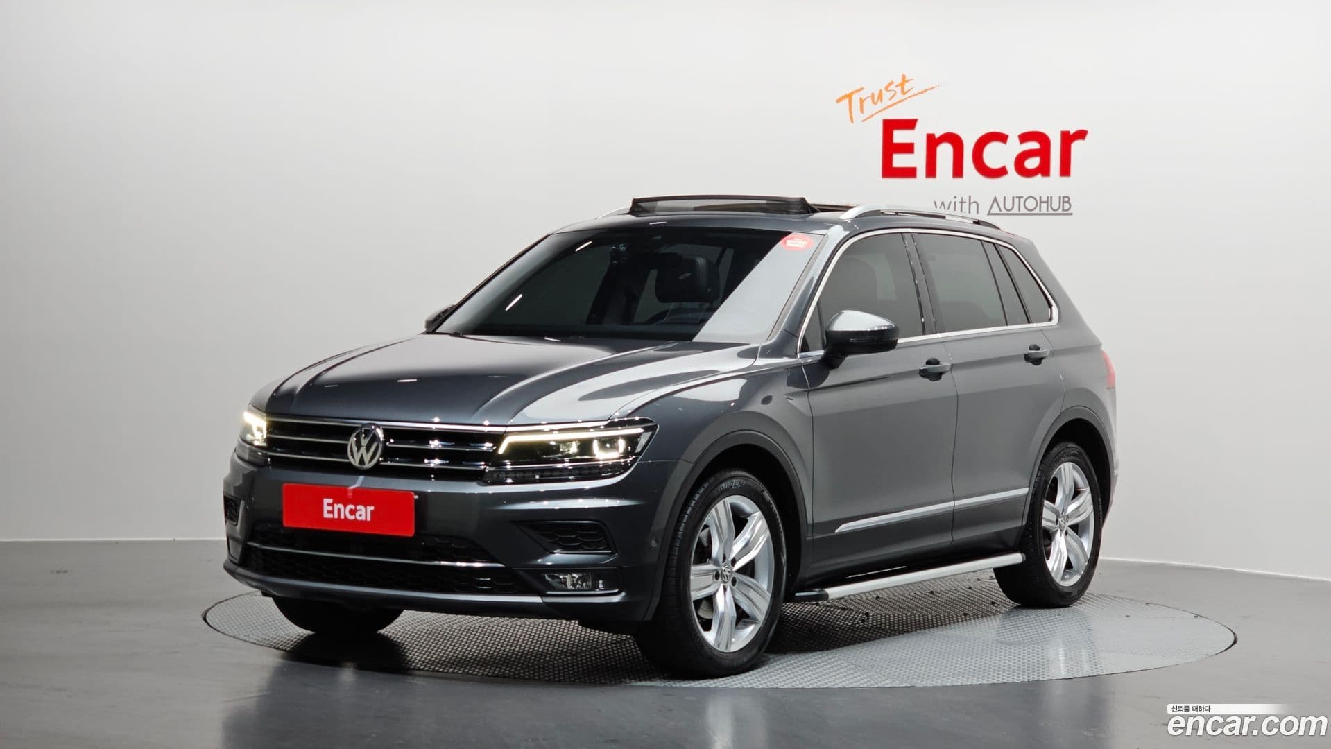Main__Slider__Photo:Tiguan Volkswagen 2020.6-0