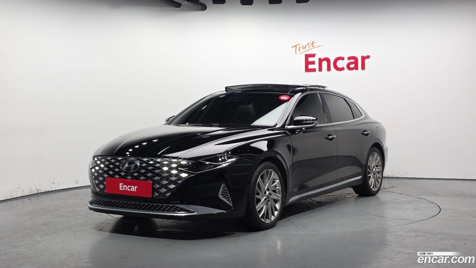 Main__Slider__Photo:Grandeur Hyundai 2021.1-0