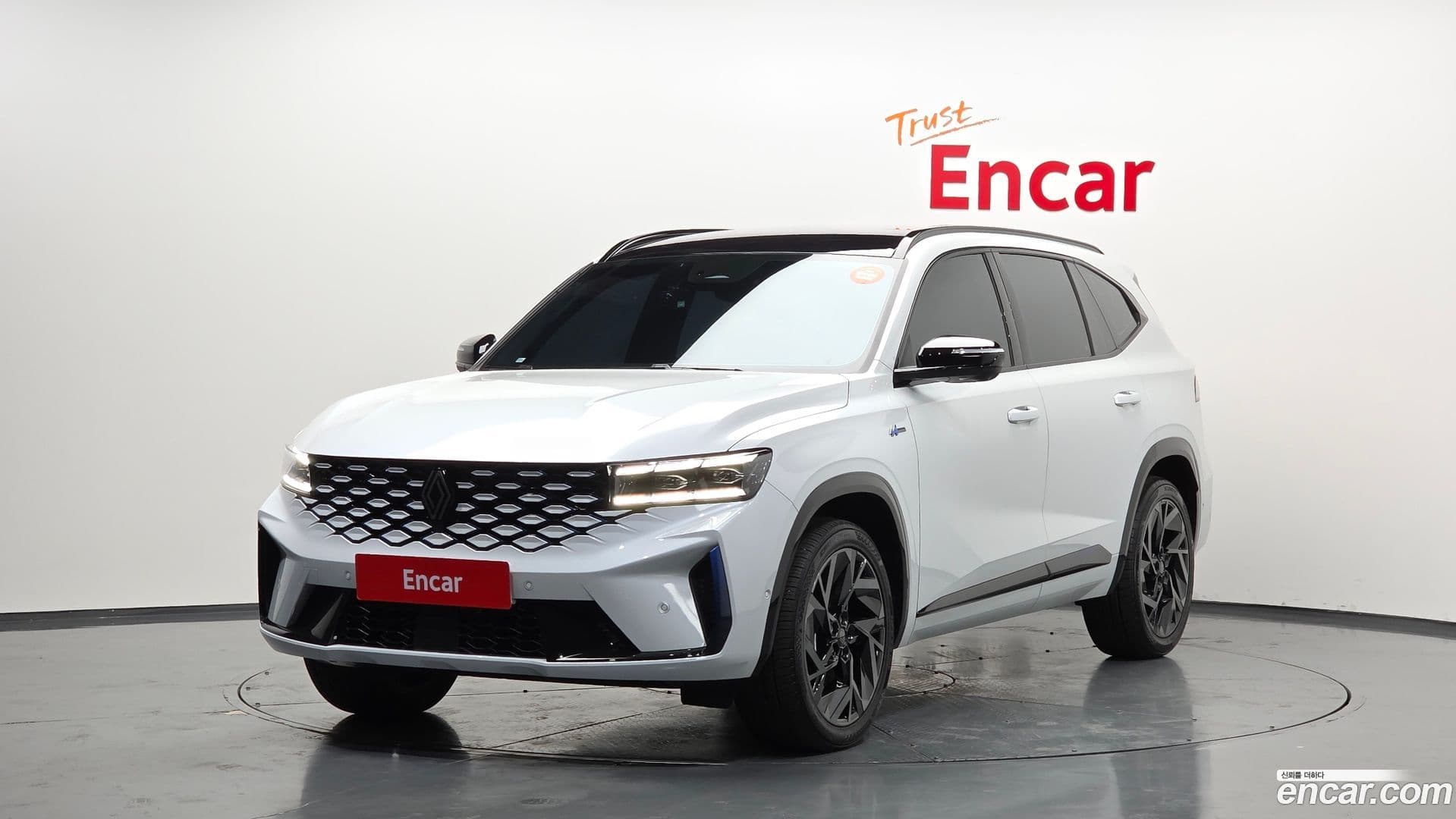 Main__Slider__Photo:Grand Koleos Renault Korea 2025.4-0