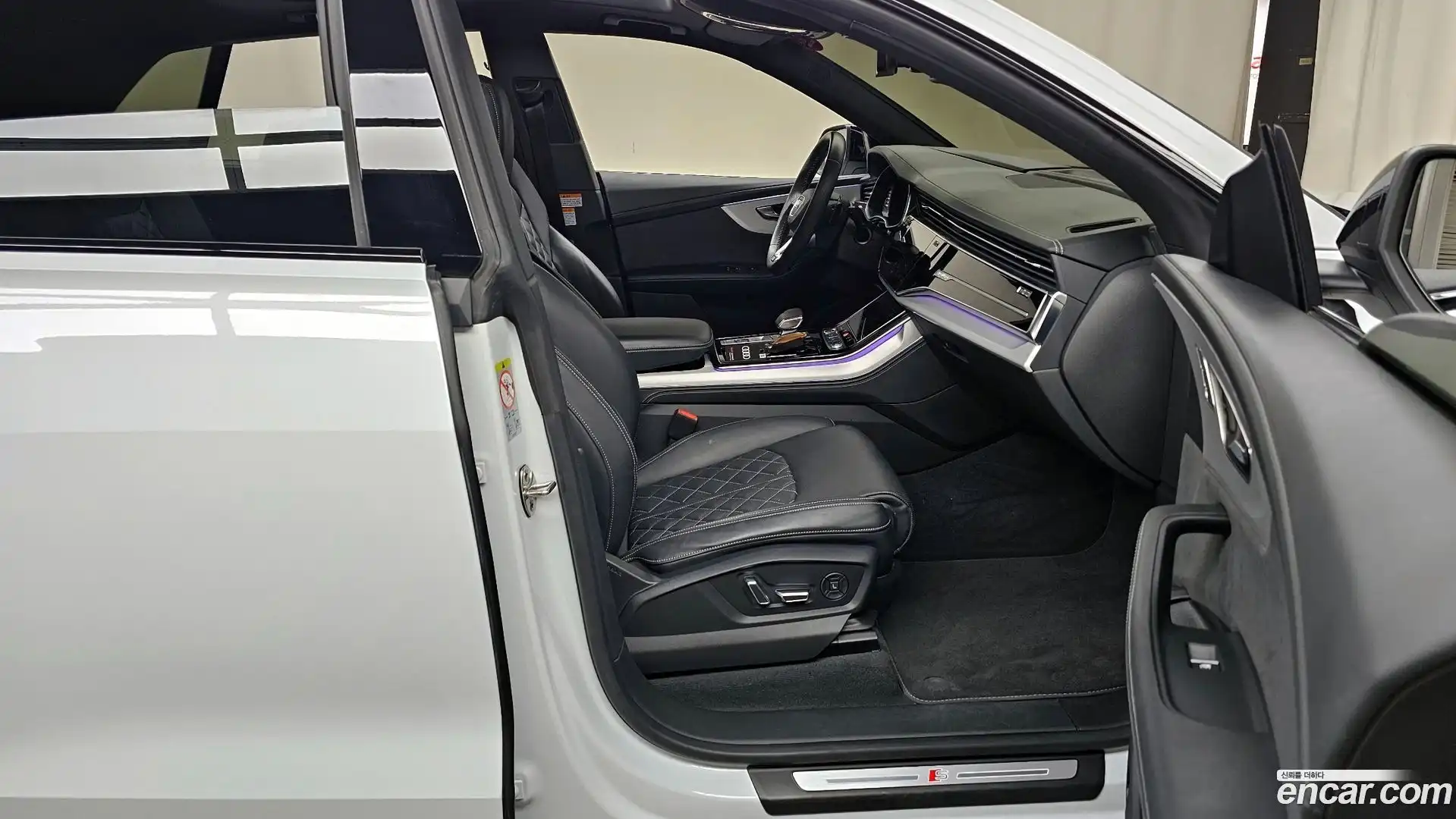 Q8 Audi 2023.6-OPTION-015