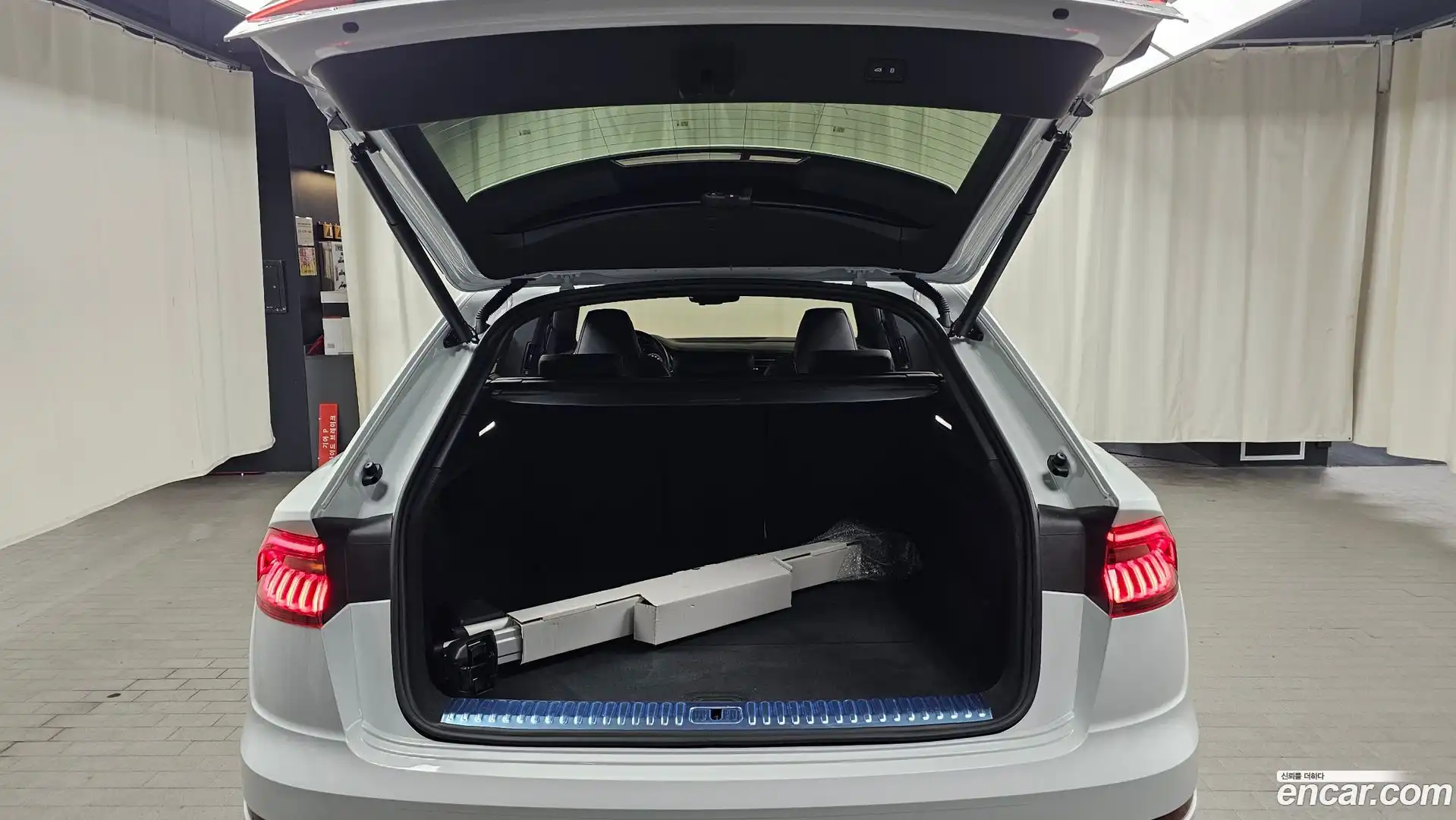 Q8 Audi 2023.6-OPTION-024