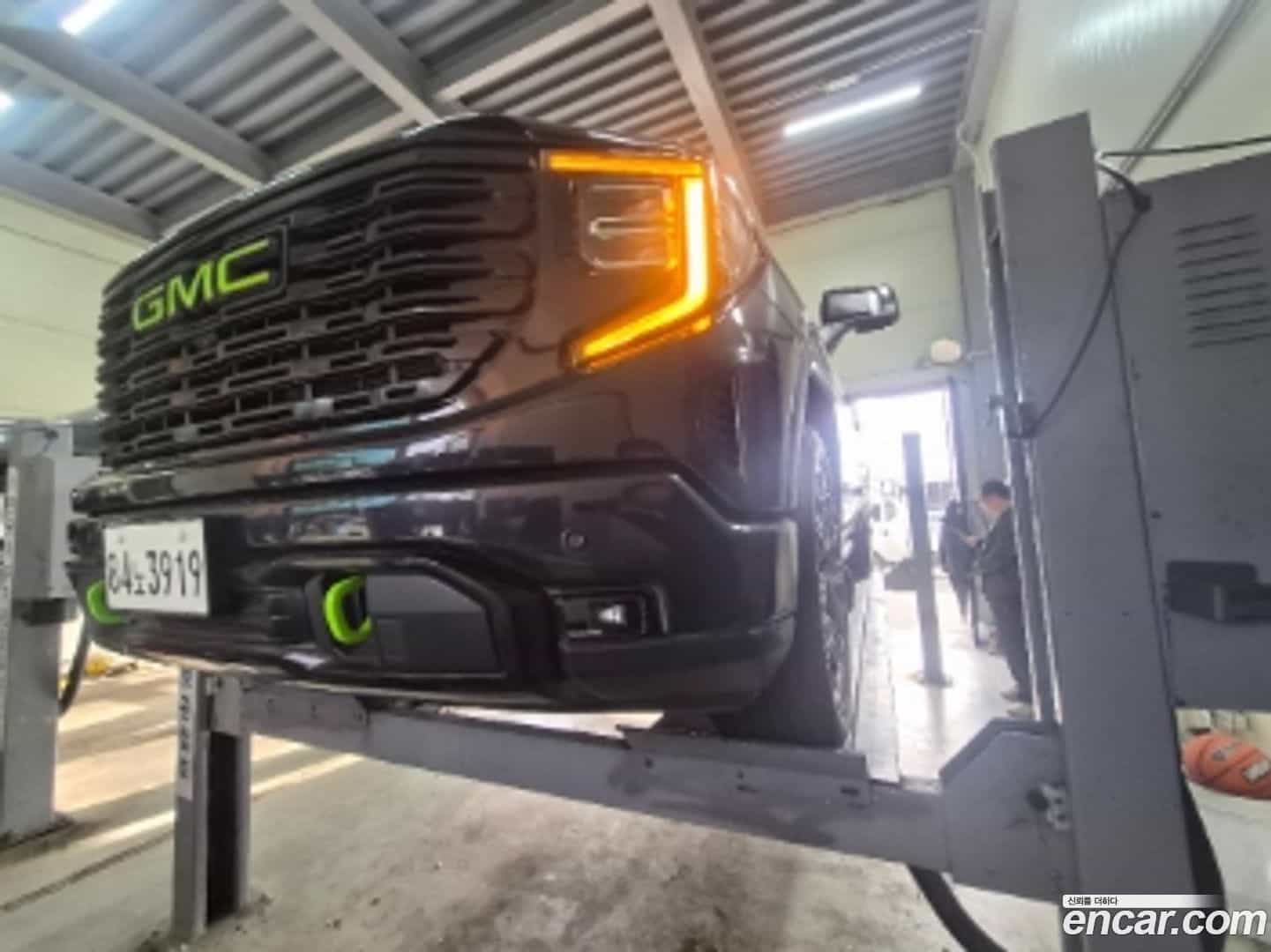 Sierra GMC 2023.4-OUTER-001