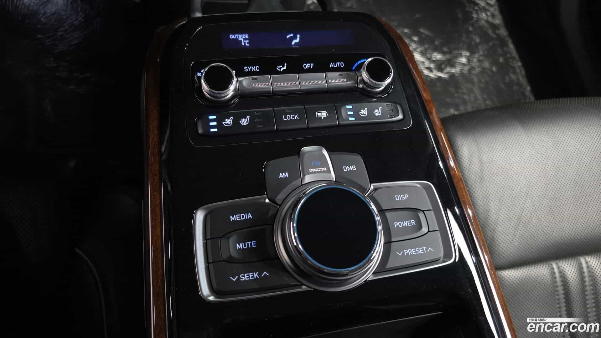 EQ900 Genesis 2016.5-OPTION-021