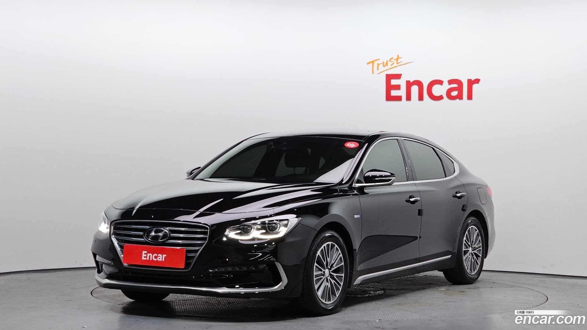 Main__Slider__Photo:Grandeur Hyundai 2019.7-0