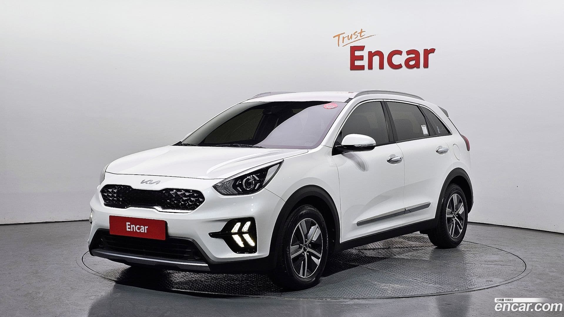 Main__Slider__Photo:Niro Kia 2021.6-0
