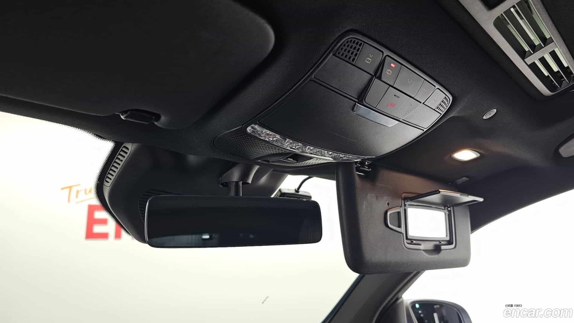 GLC-Class Mercedes-Benz 2023.1-OPTION-021