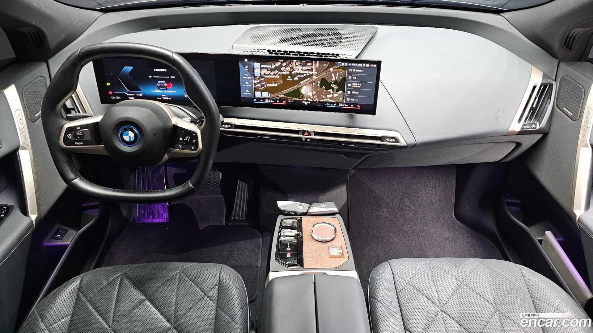 iX BMW 2023.0-INNER-007