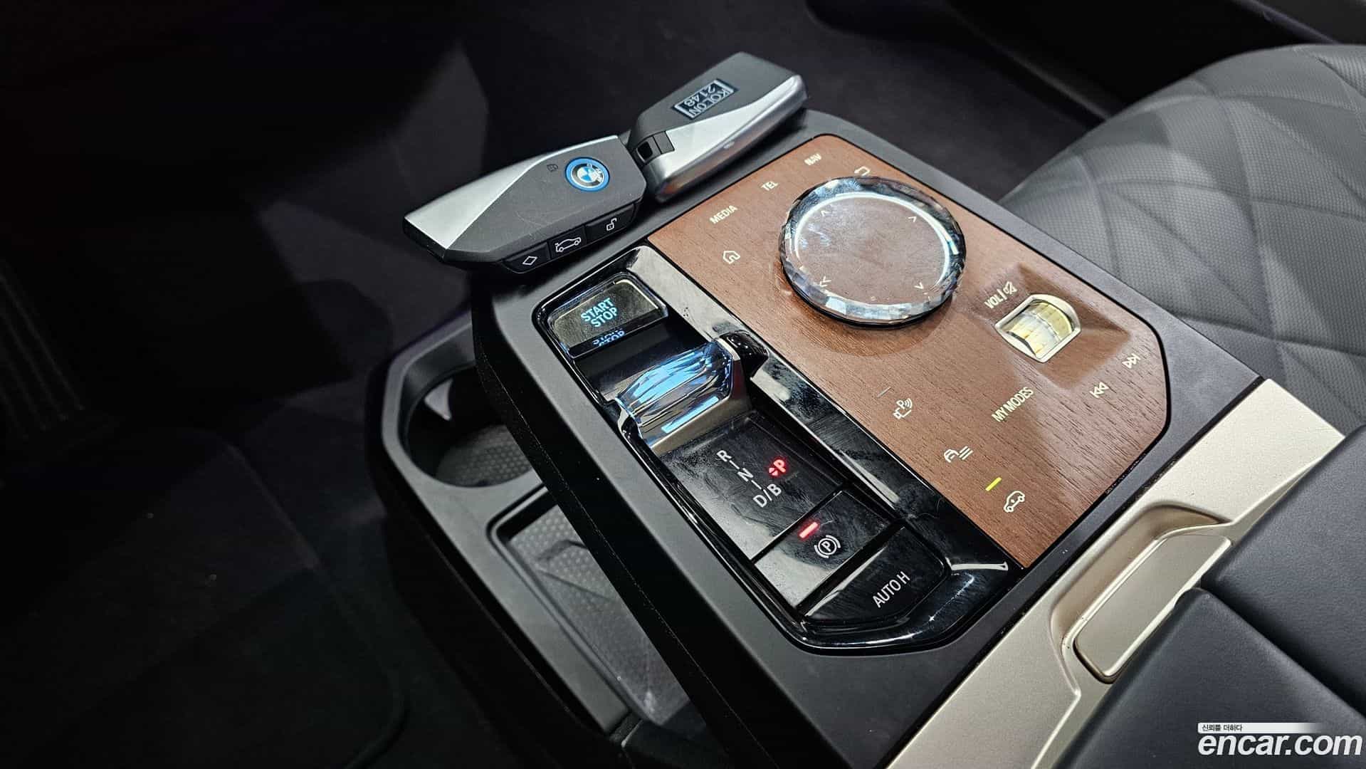 iX BMW 2023.0-INNER-009