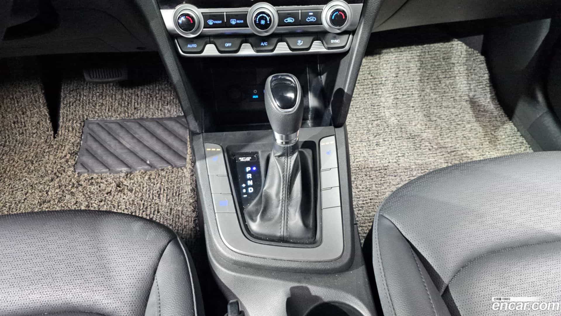 AVANTE Hyundai 2020.2-INNER-009