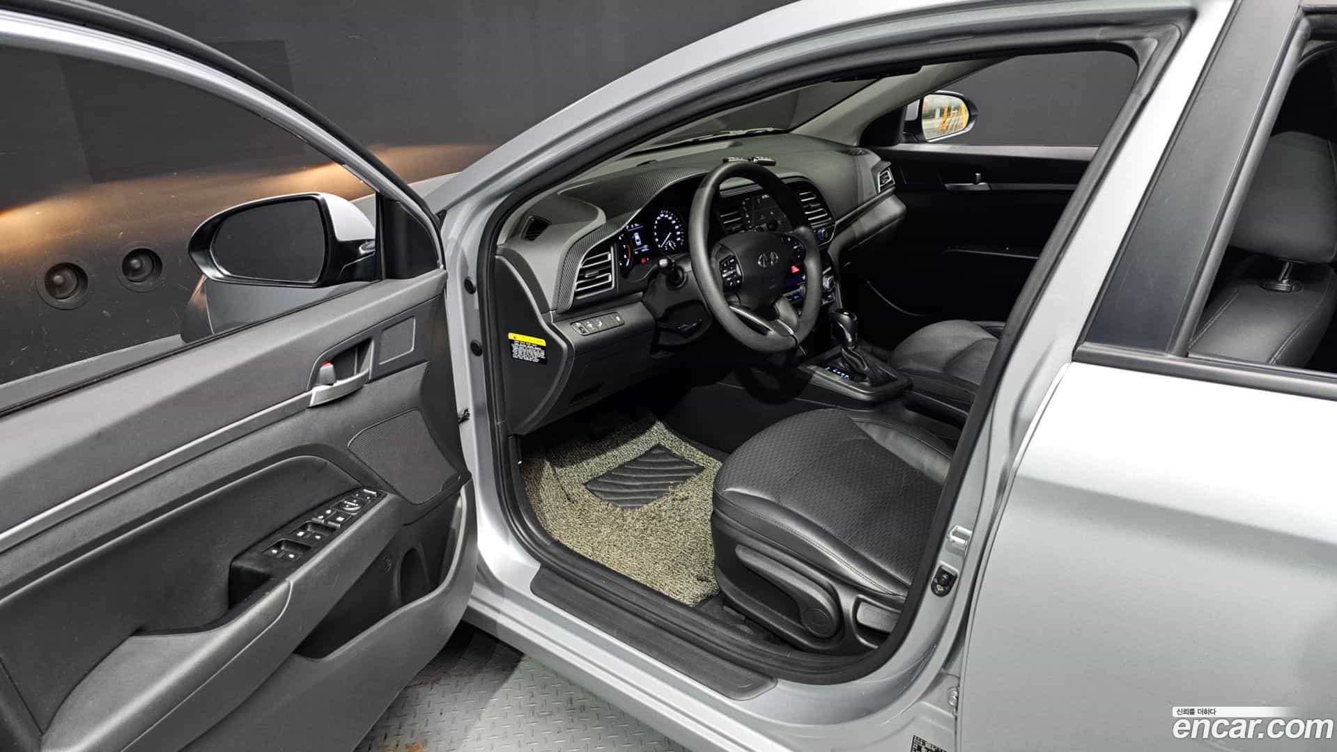 AVANTE Hyundai 2020.2-INNER-010