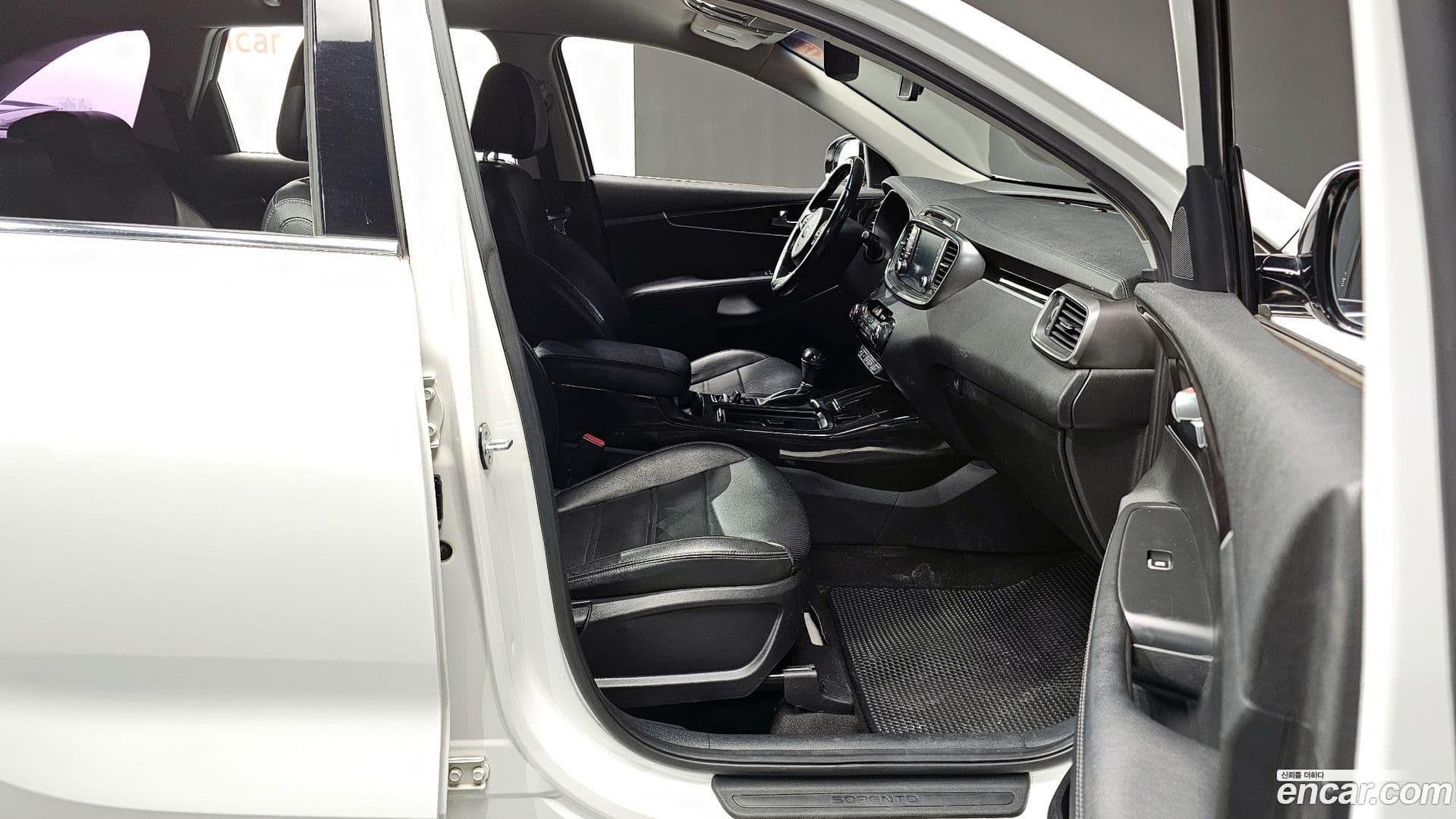 Main__Slider__Photo:Sorento Kia 2015.11-10