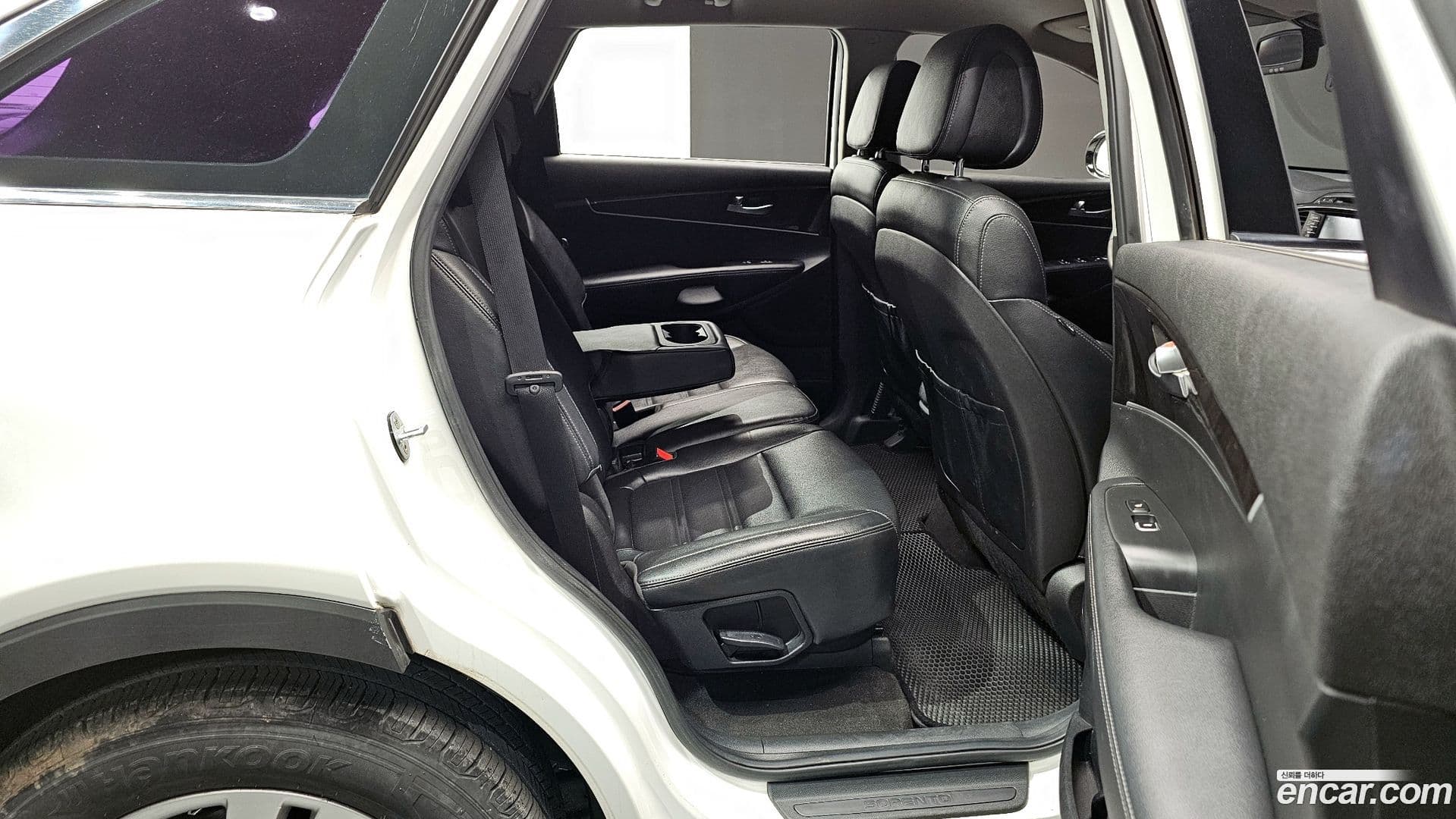 Main__Slider__Photo:Sorento Kia 2015.11-11