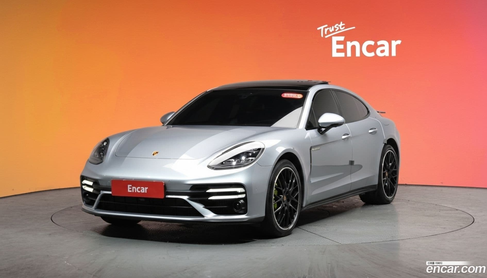 Main__Slider__Photo:Panamera Porsche 2021.6-0