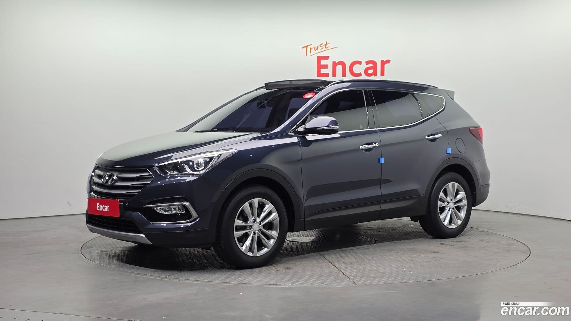 Main__Slider__Photo:Santafe Hyundai 2016.10-0