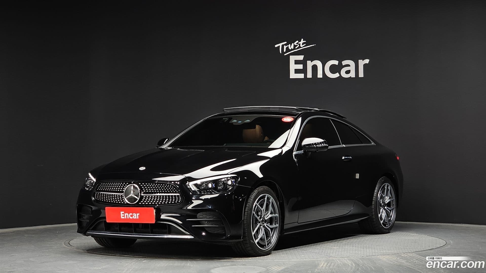 Main__Slider__Photo:E-Class Mercedes-Benz 2022.11-0