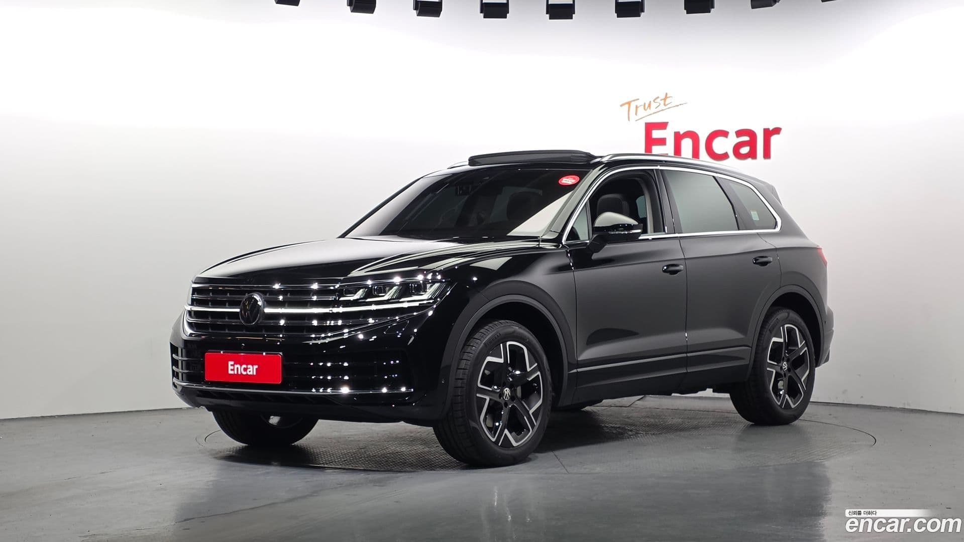 Main__Slider__Photo:Touareg Volkswagen 2026.0-0