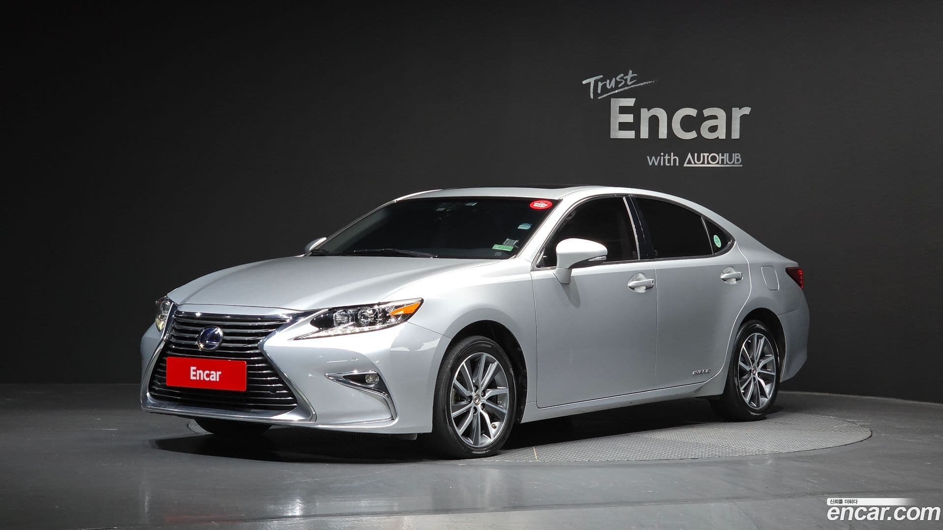 Main__Slider__Photo:ES Lexus 2016.3-0