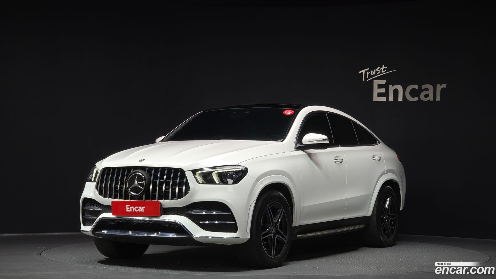 Main__Slider__Photo:GLE-Class Mercedes-Benz 2021.1-0
