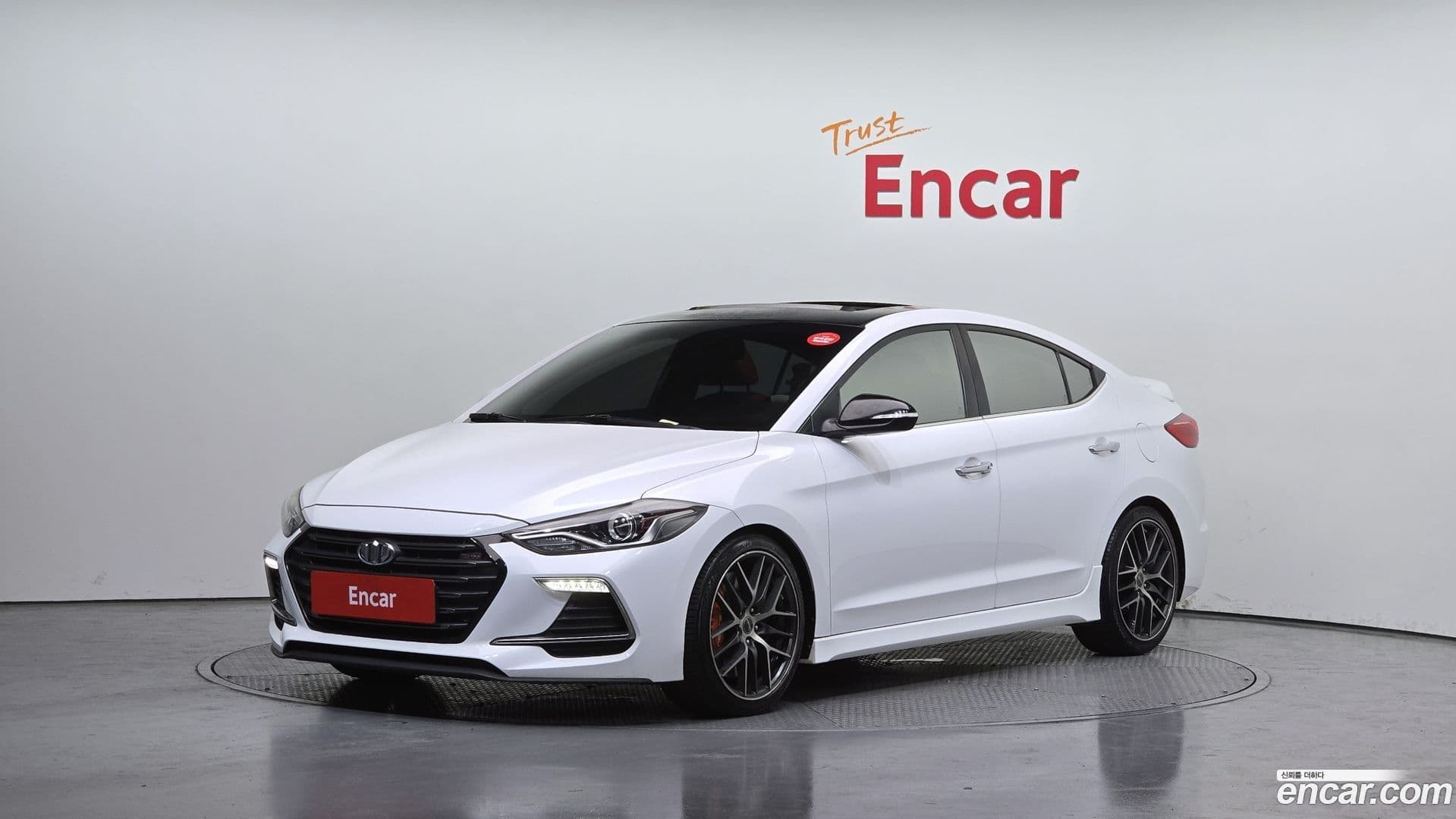 Main__Slider__Photo:AVANTE Hyundai 2017.4-0