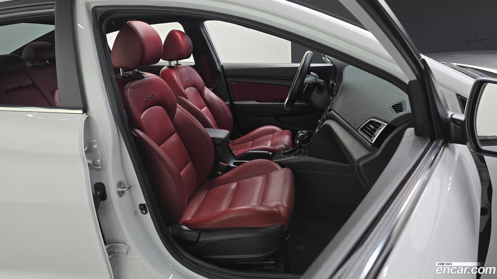 AVANTE Hyundai 2017.4-OPTION-016