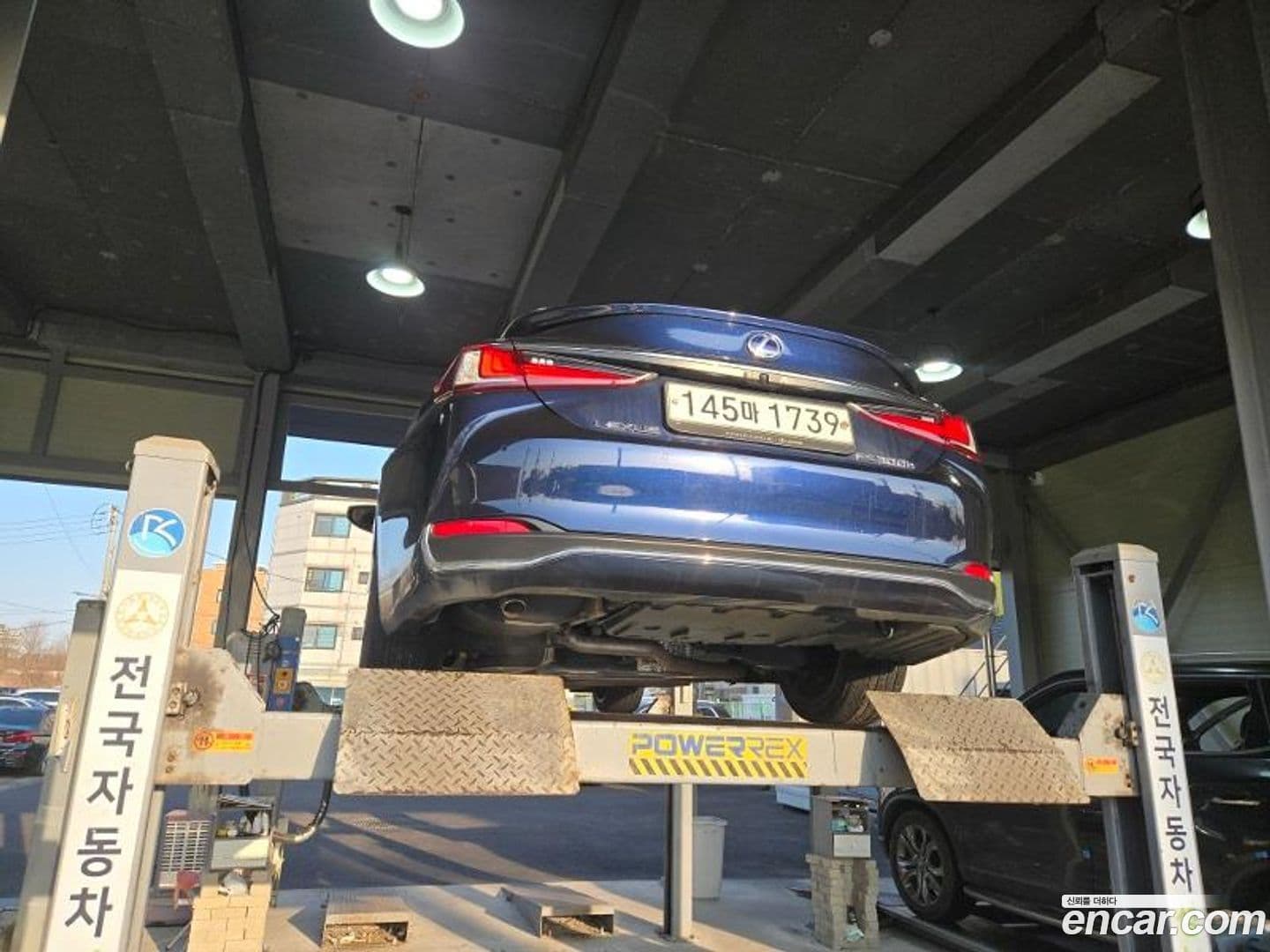 Main__Slider__Photo:ES Lexus 2021.4-1