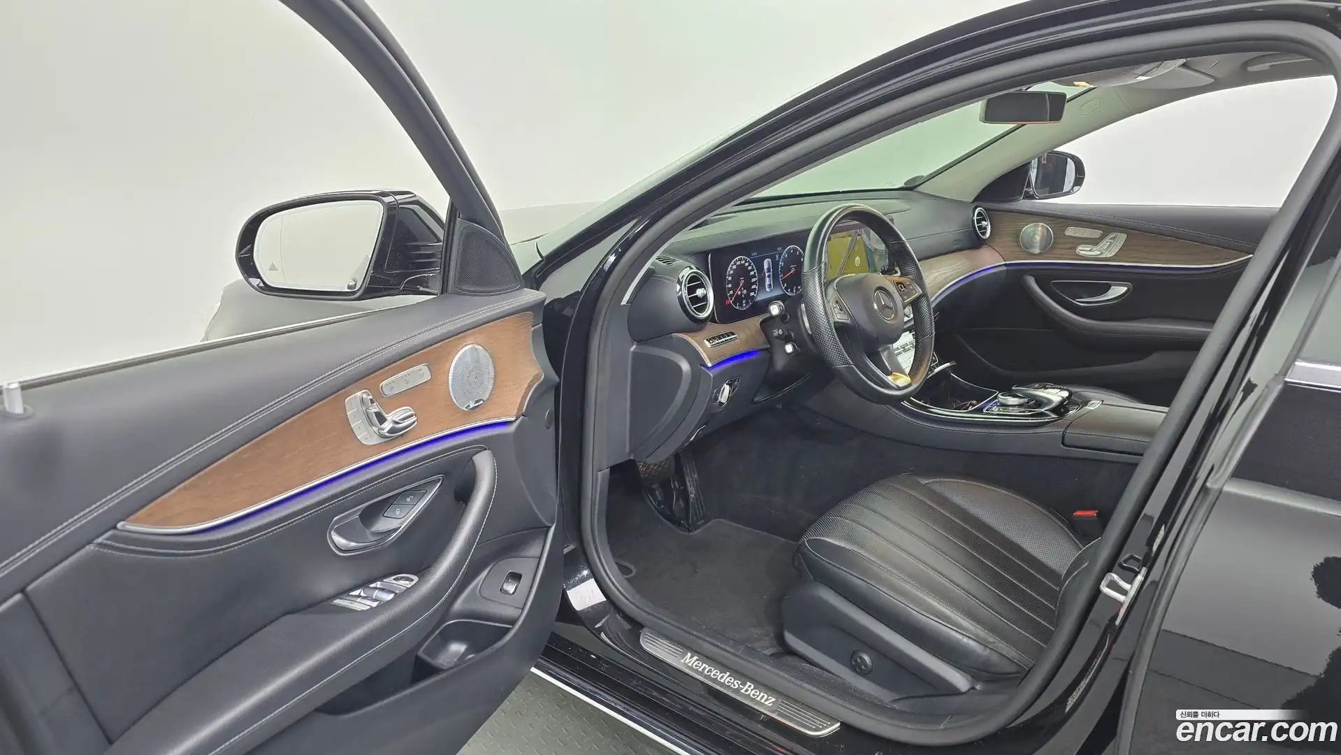 E-Class Mercedes-Benz 2018.2-INNER-010