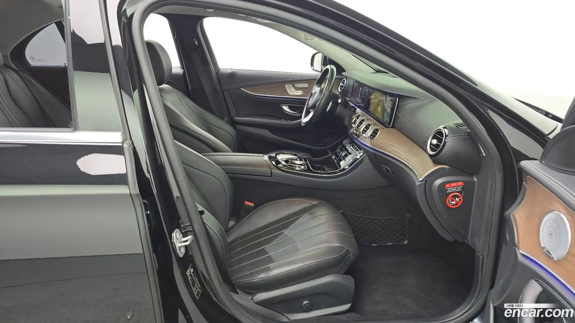E-Class Mercedes-Benz 2018.2-OPTION-015