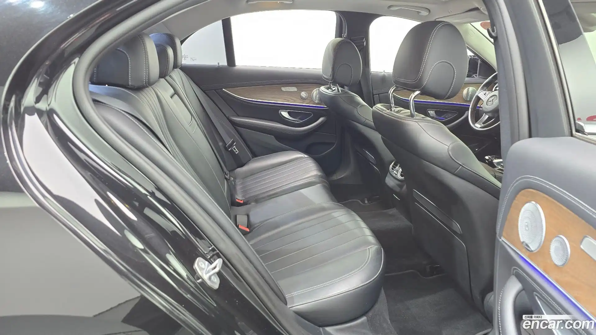 E-Class Mercedes-Benz 2018.2-OPTION-016