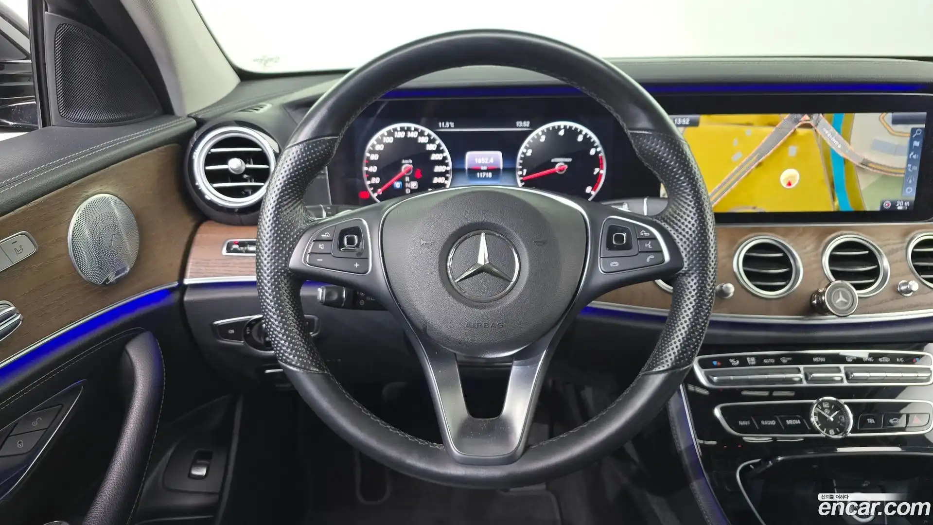 E-Class Mercedes-Benz 2018.2-OPTION-017