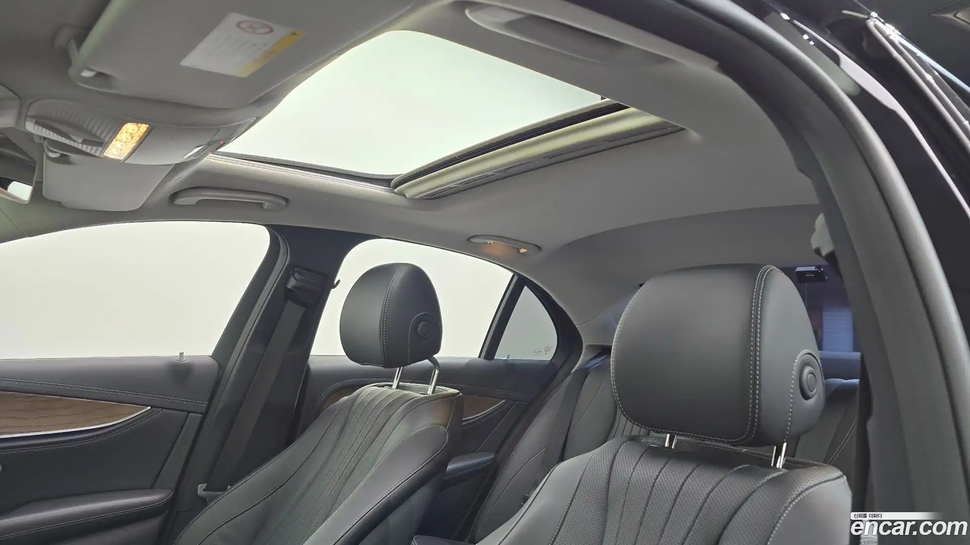 E-Class Mercedes-Benz 2018.2-OPTION-023
