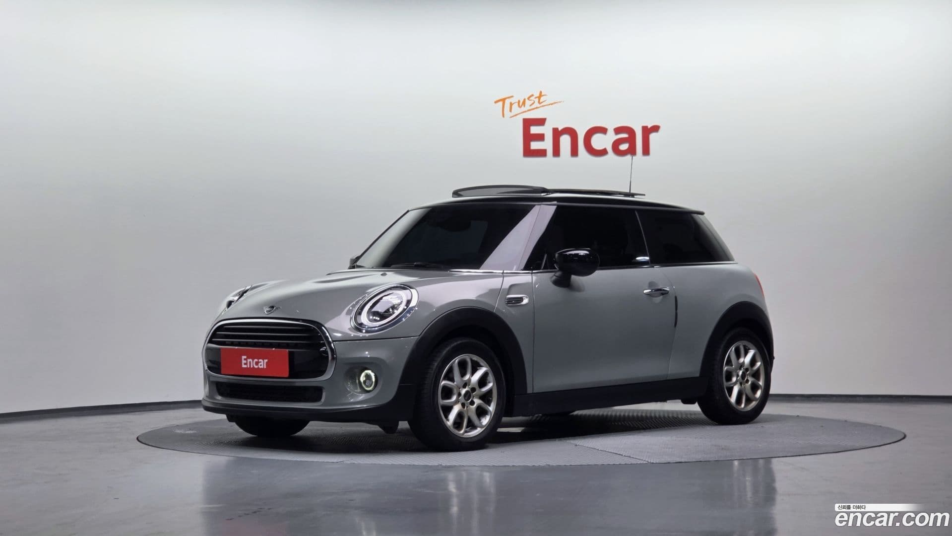 Main__Slider__Photo:Cooper Mini 2021.1-0