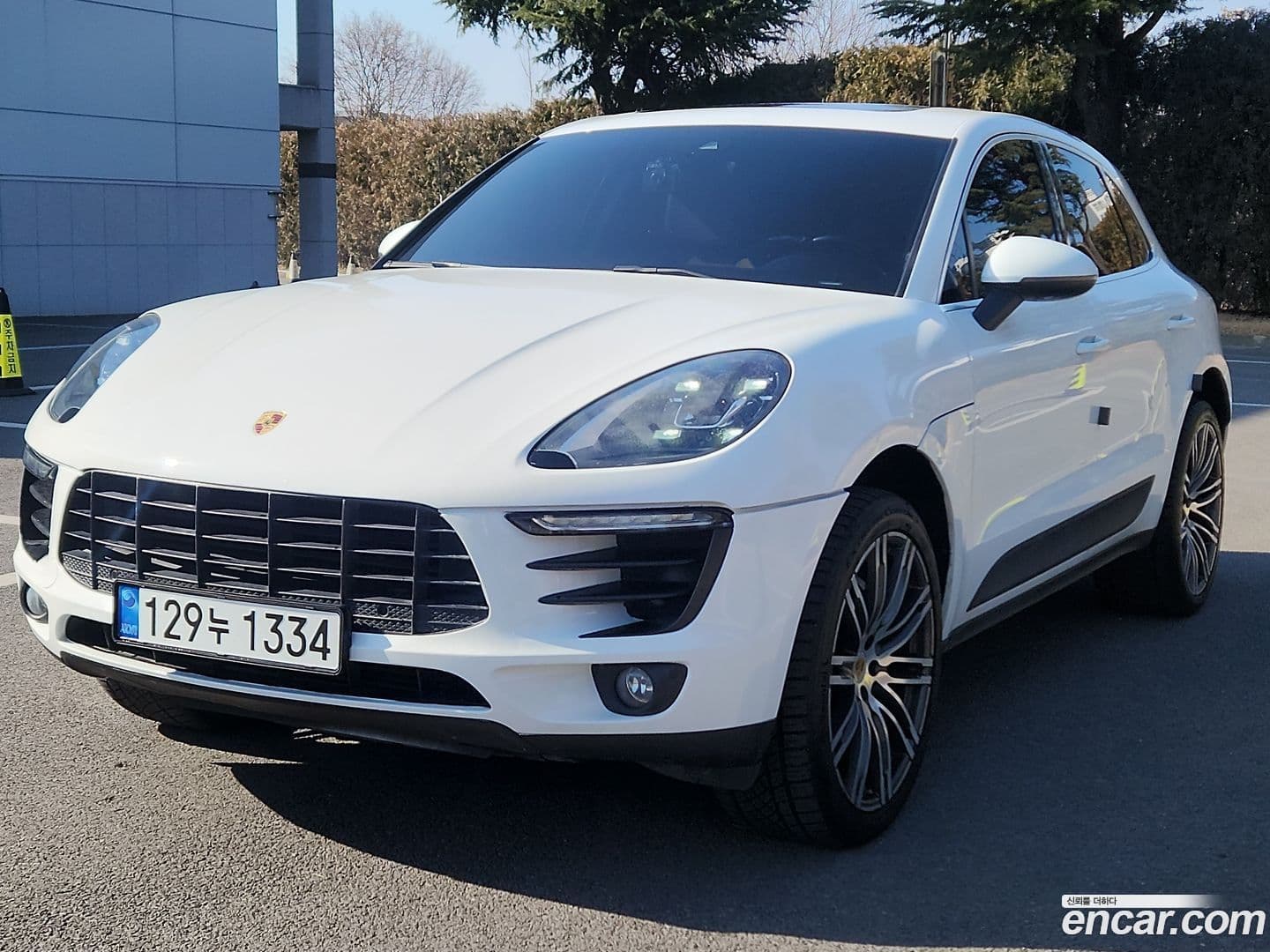 Main__Slider__Photo:Macan Porsche 2017.11-0