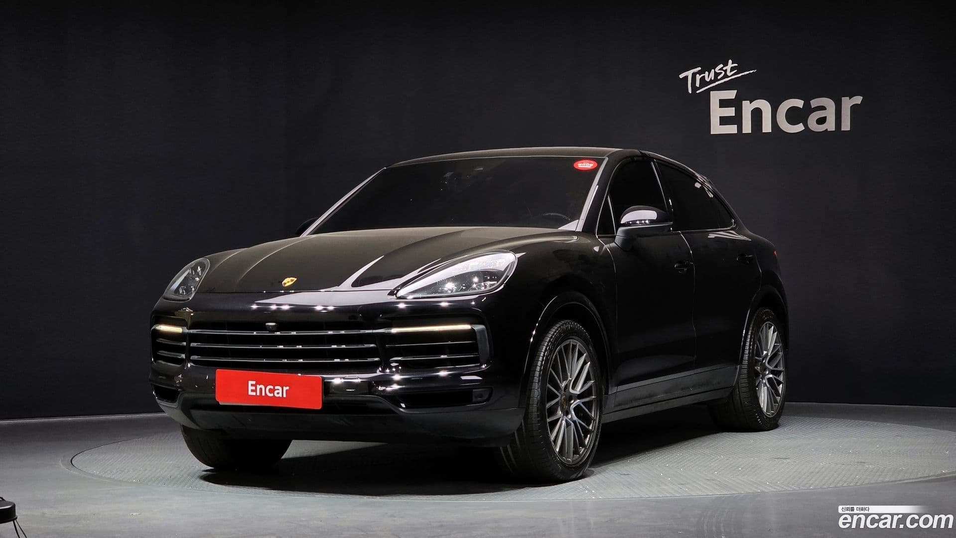 Main__Slider__Photo:Cayenne Porsche 2020.8-0