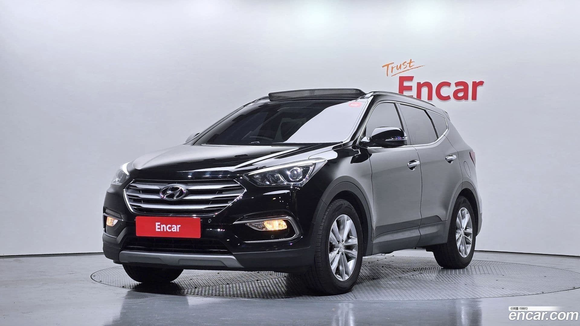 Main__Slider__Photo:Santafe Hyundai 2017.10-0