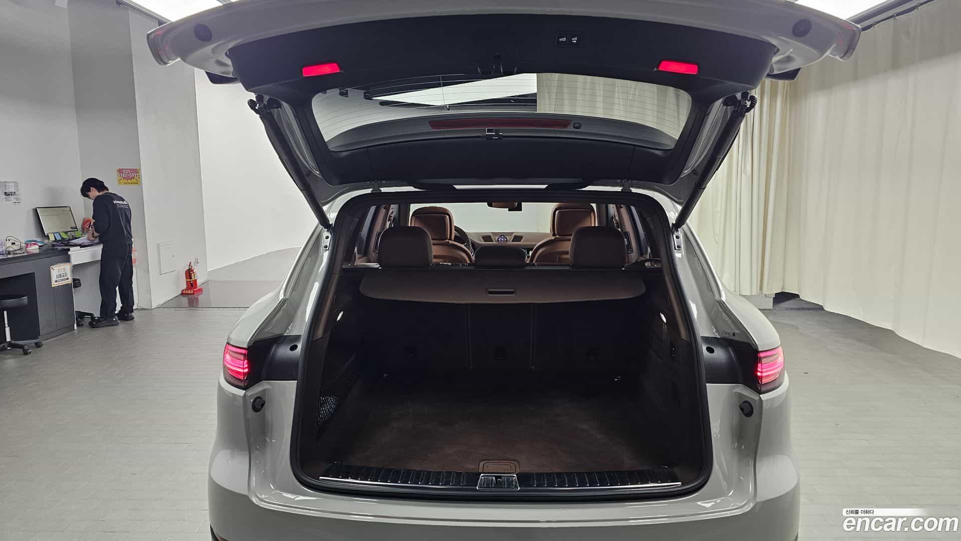 Cayenne Porsche 2023.2-OPTION-024