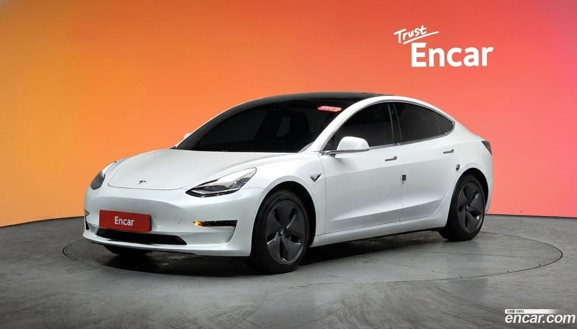 Main__Slider__Photo:Model 3 Tesla 2020.8-0