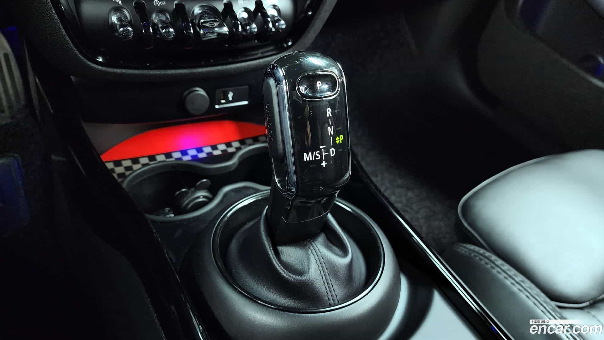 Clubman Mini 2022.7-INNER-009