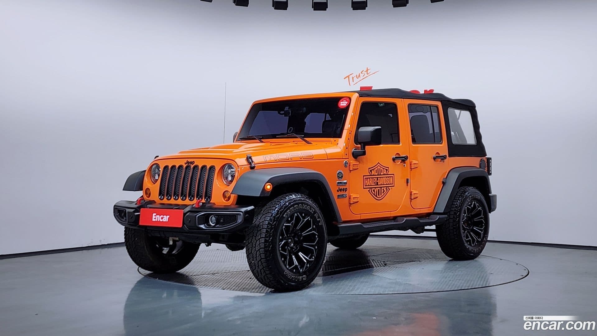 Main__Slider__Photo:Wrangler Jeep 2013.2-0